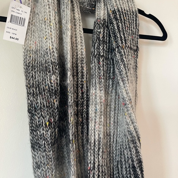 Infinity Scarf - Picture 9 of 10